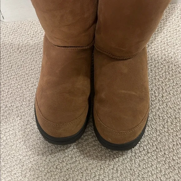 UGG Tall Chestnut Suede Shearling Boots with Stitch Detail size 8 - Picture 4 of 8